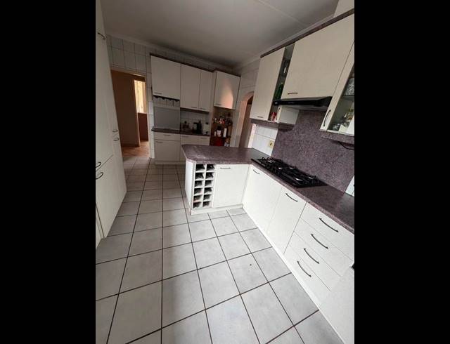 4 BEDROOM HOUSE FOR SALE IN DENNESIG